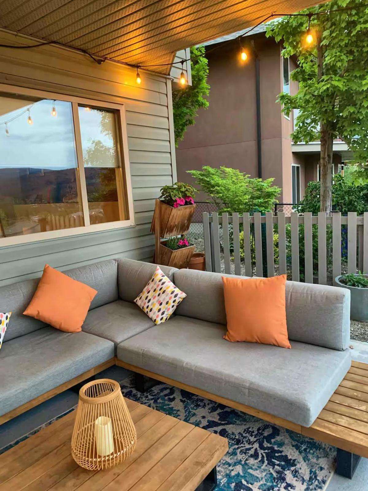 Licensed 2-Bedroom Suite Eco-Friendly Solar Home Κελόουνα  Εξωτερικό φωτογραφία
